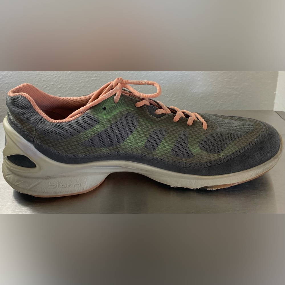 ECCO ..WOMENS Gray and Green Athletic Sneakers